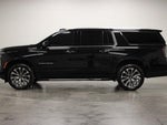 2026 Suburban Thumbnail 5