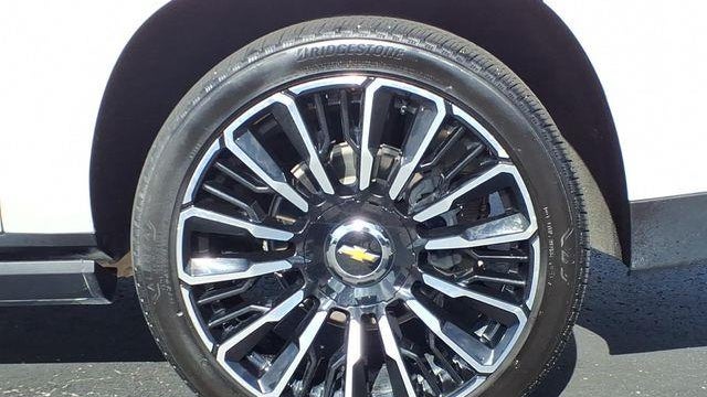 2025 Chevrolet Suburban High Country