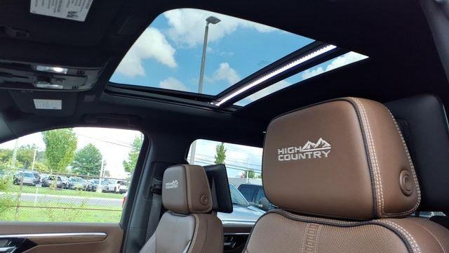 2025 Chevrolet Suburban High Country