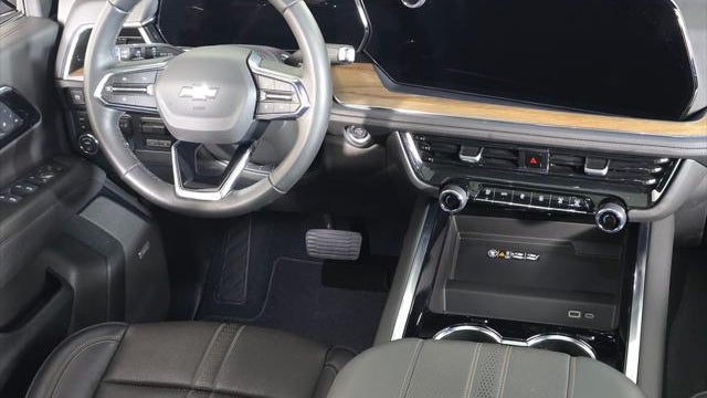 2025 Chevrolet Suburban High Country