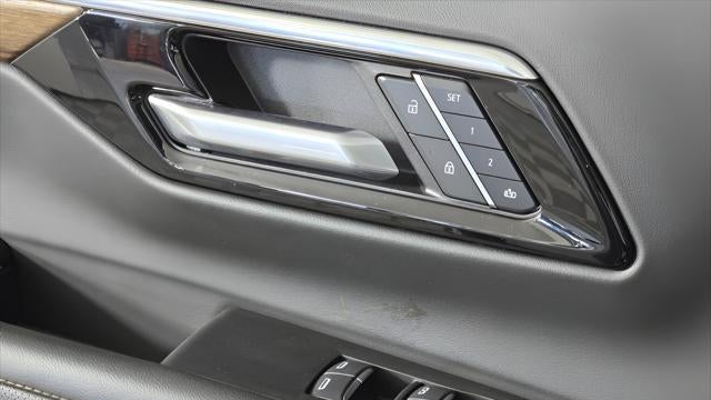 2025 Chevrolet Suburban High Country