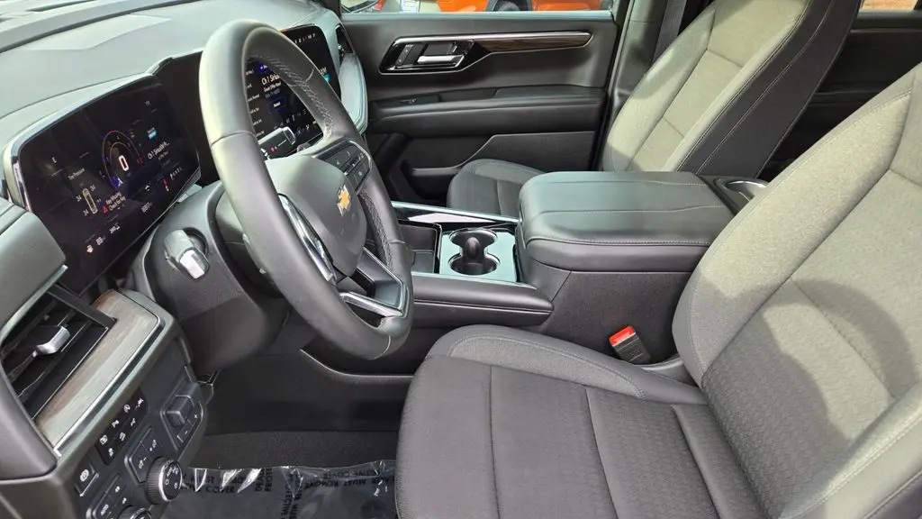 2025 Chevrolet Tahoe LS