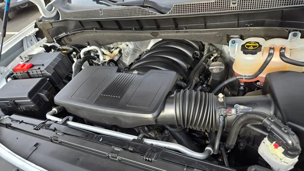 2025 Chevrolet Tahoe LS