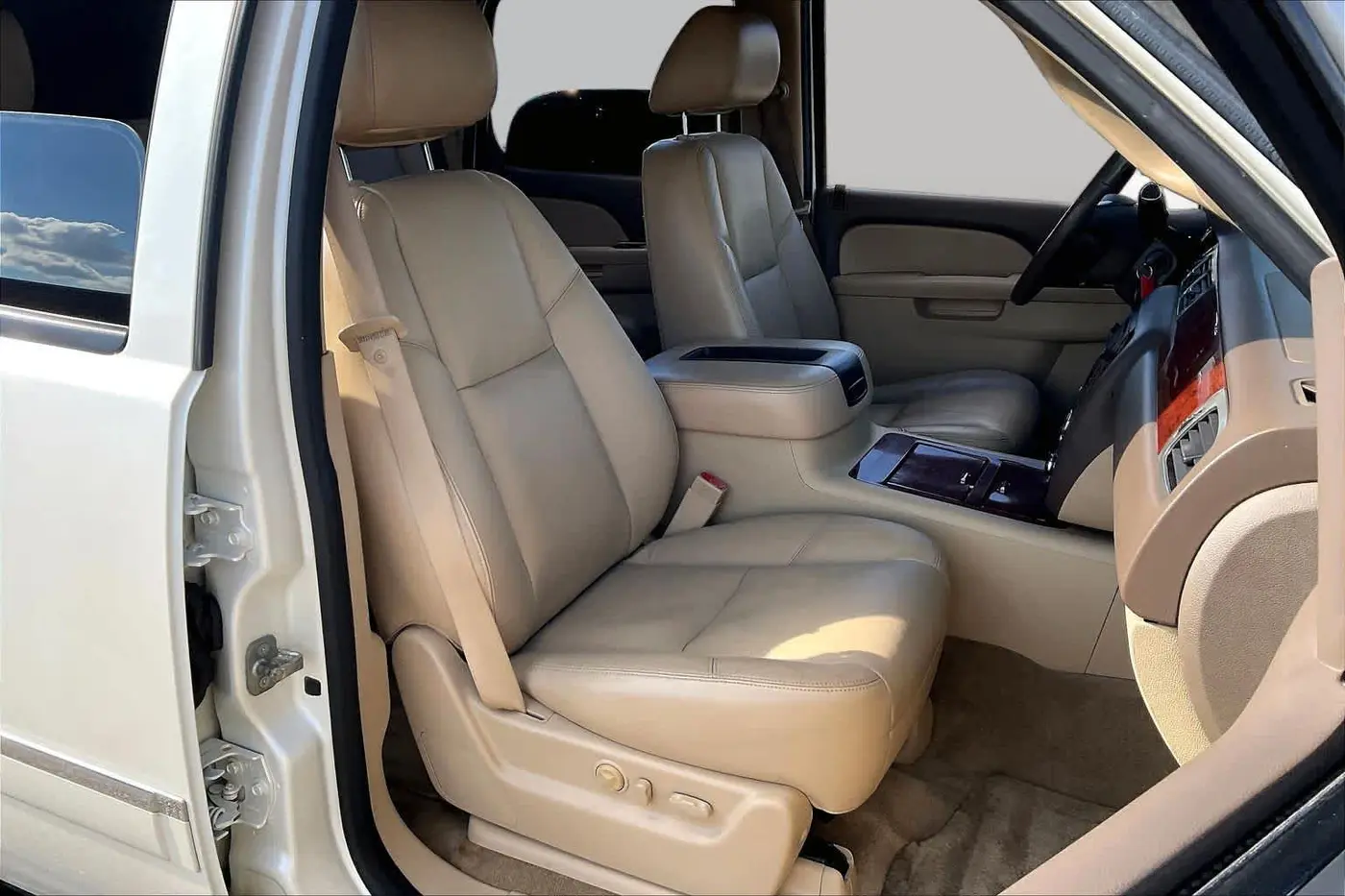 2011 Chevrolet Tahoe - $14,913