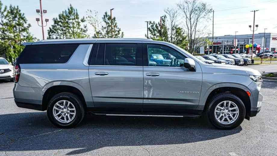 2024 Chevrolet Suburban LT