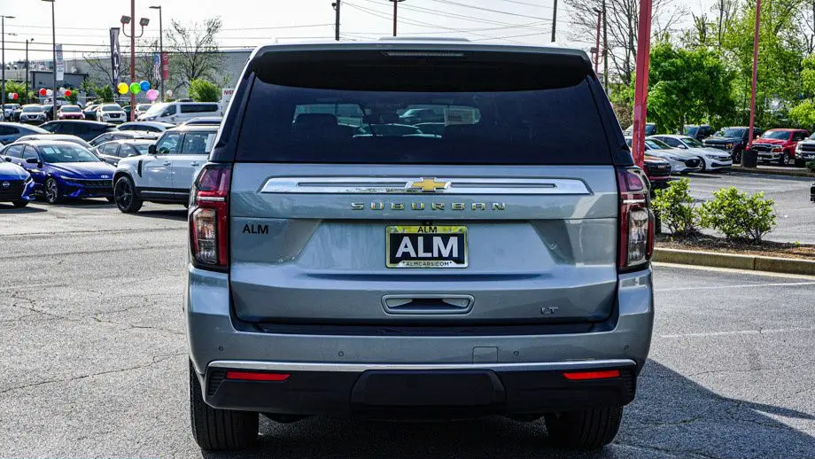 2024 Chevrolet Suburban LT