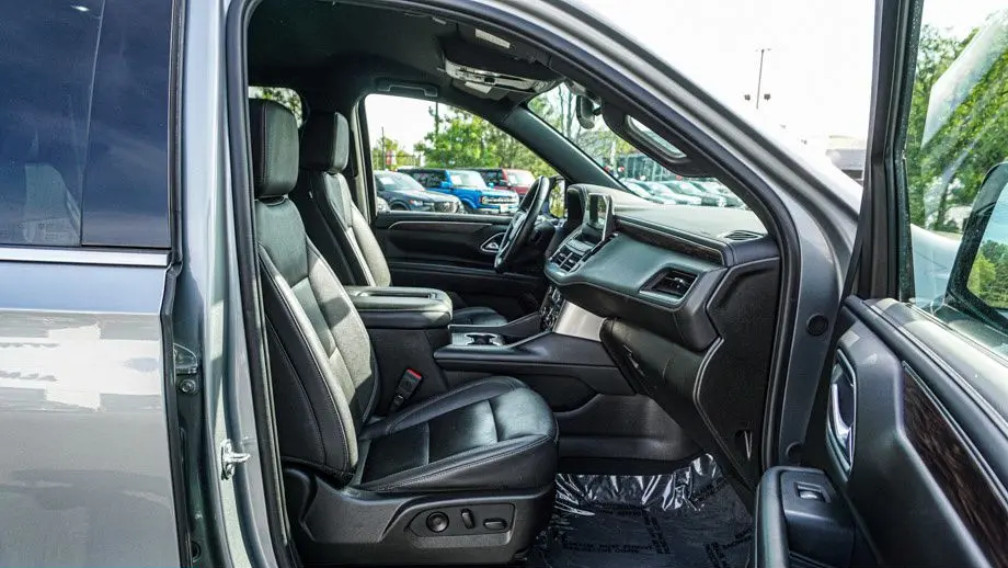 2024 Chevrolet Suburban LT