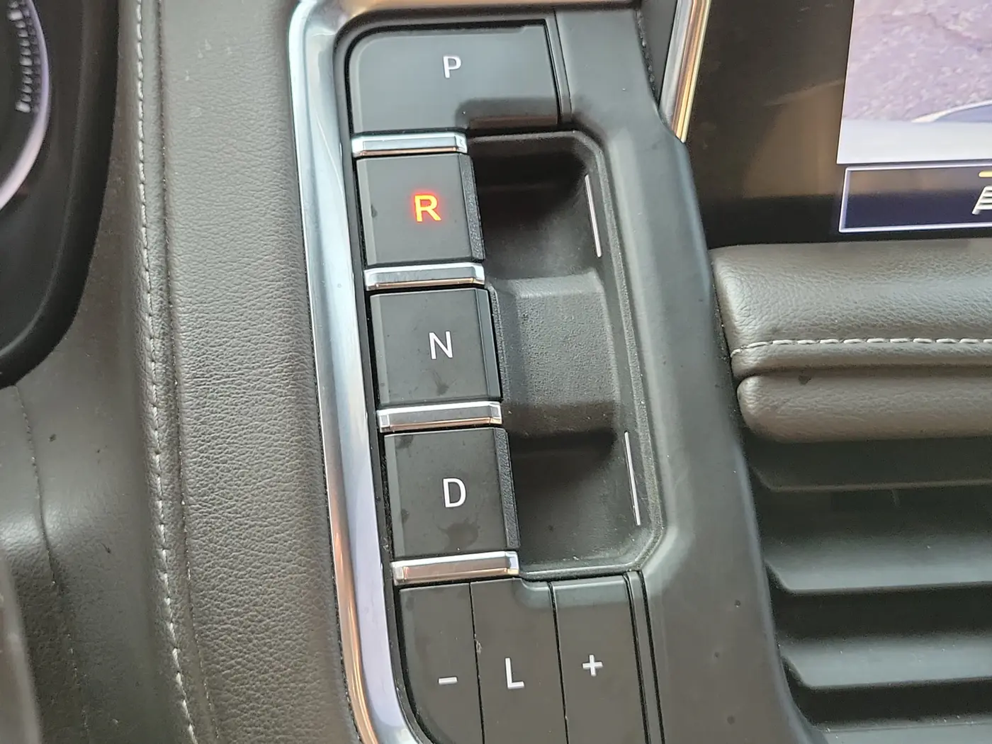 2021 Chevrolet Suburban - $22,900