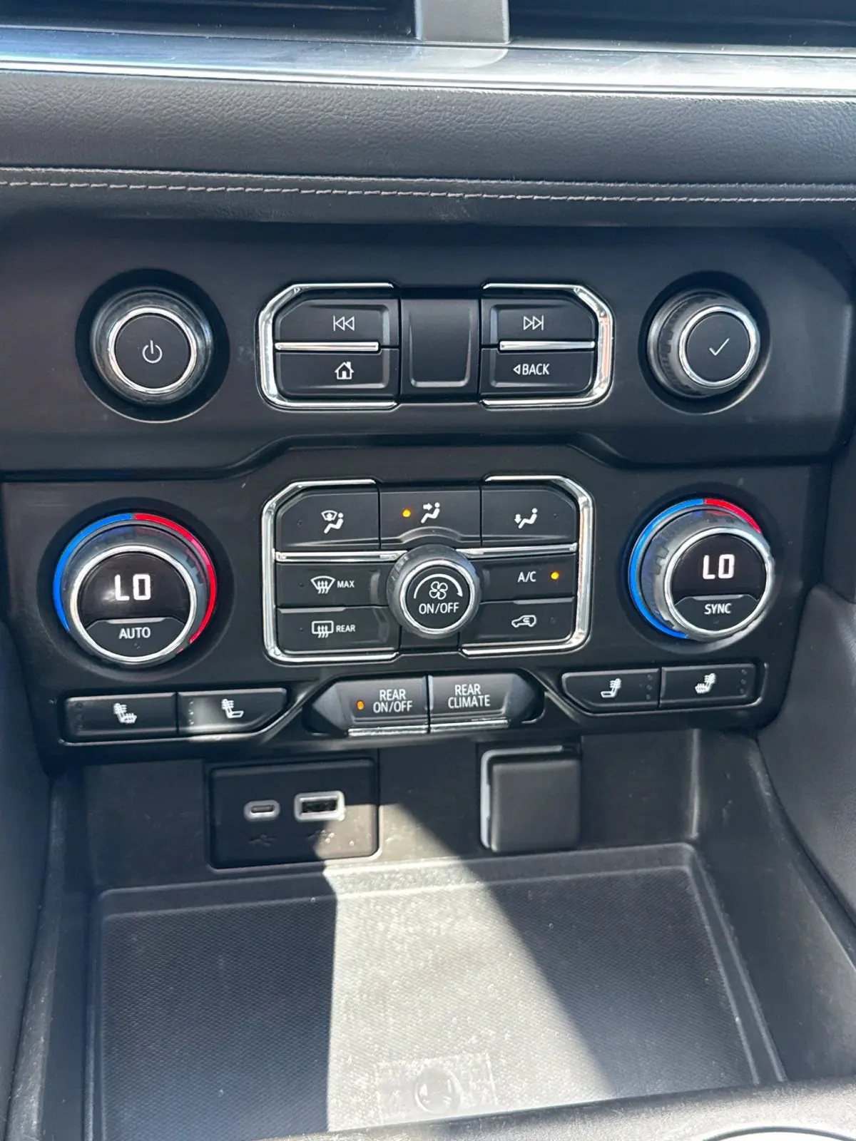 2022 Chevrolet Suburban - $26,000