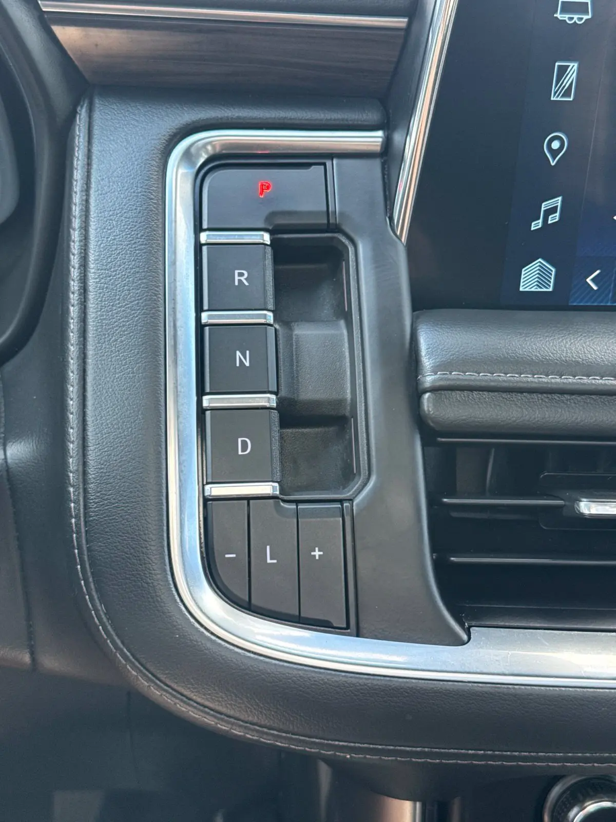2022 Chevrolet Suburban - $26,000