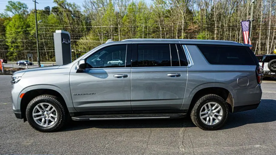 2024 Chevrolet Suburban LT