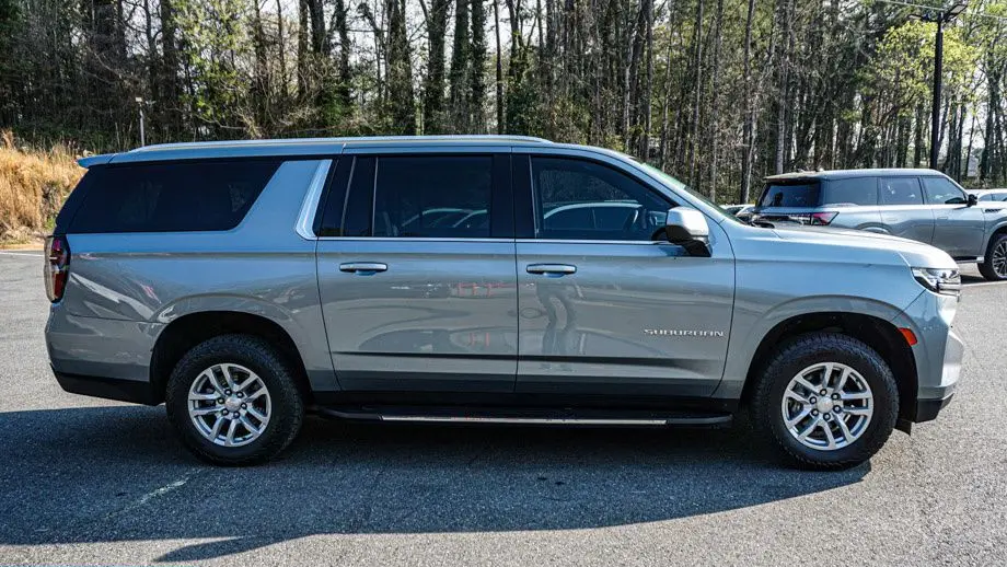 2024 Chevrolet Suburban LT