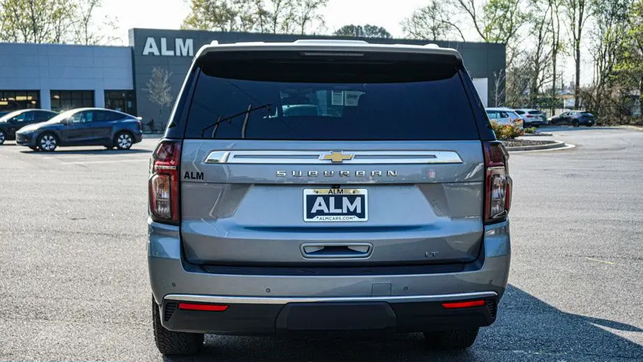 2024 Chevrolet Suburban LT