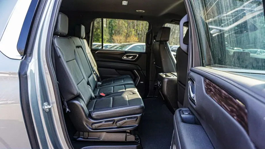 2024 Chevrolet Suburban LT