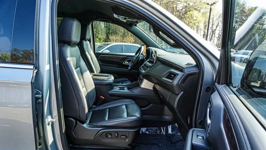 2024 Chevrolet Suburban LT