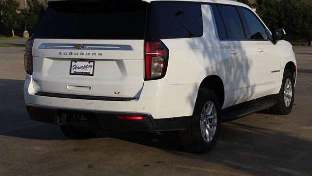 2023 Chevrolet Suburban LT