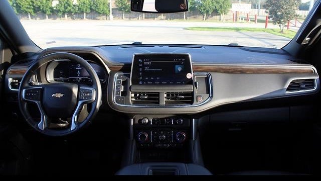 2023 Chevrolet Suburban LT