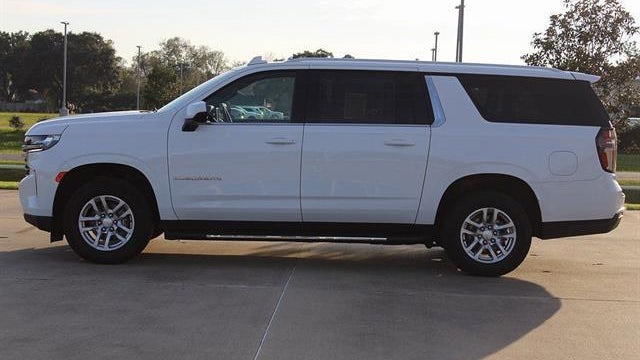 2023 Chevrolet Suburban LT