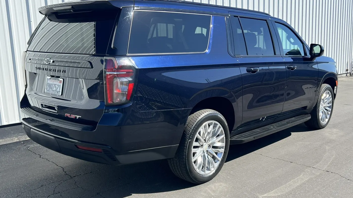 2024 Chevrolet Suburban RST