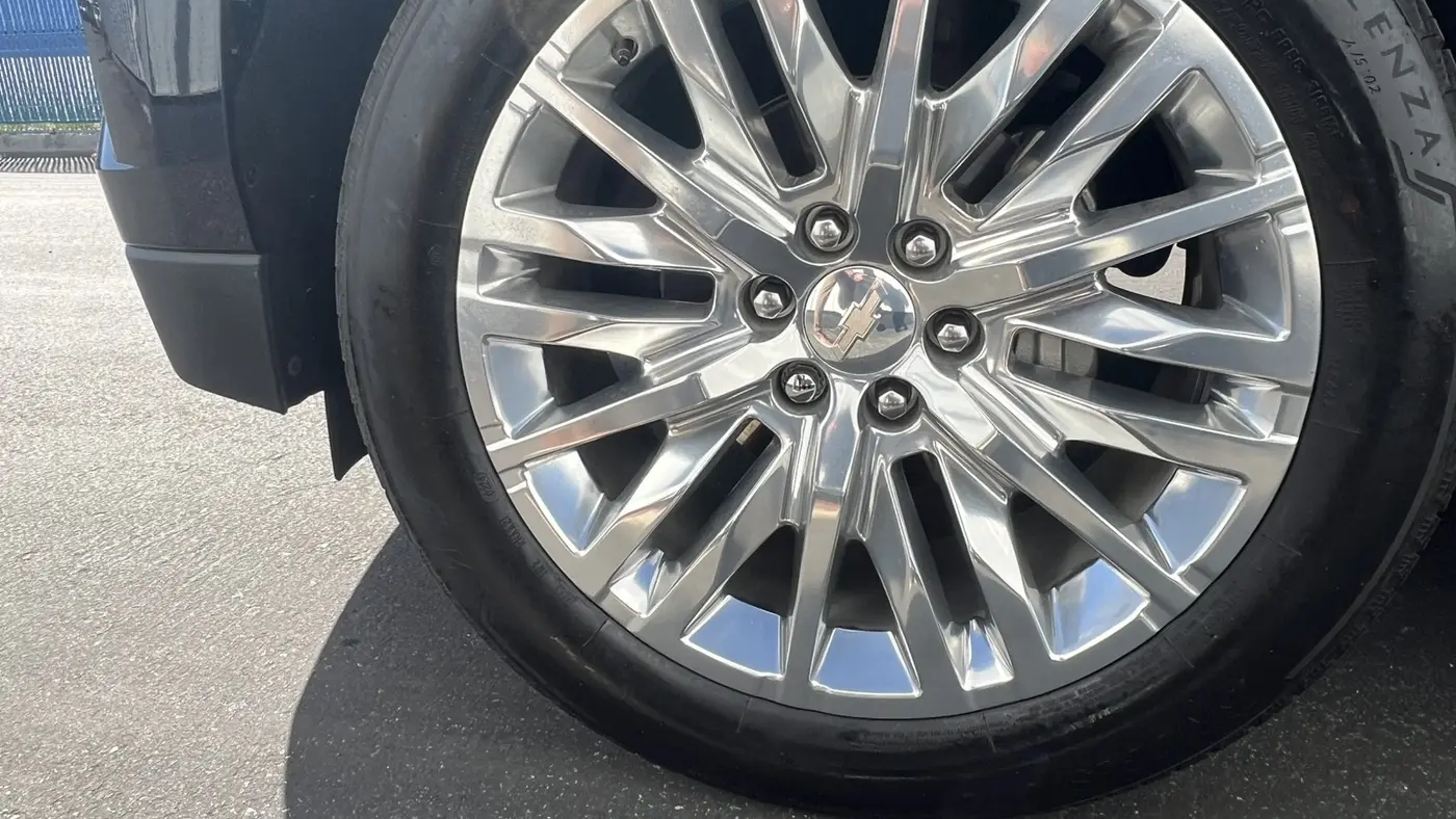 2024 Chevrolet Suburban RST