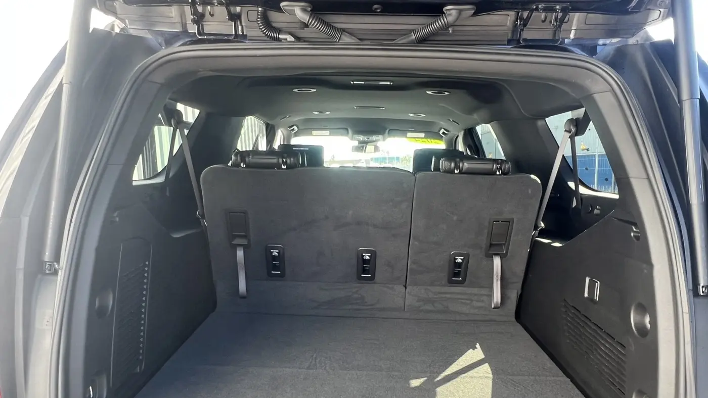 2024 Chevrolet Suburban RST