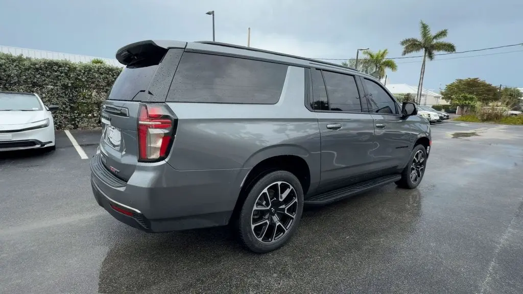 2022 Chevrolet Suburban RST