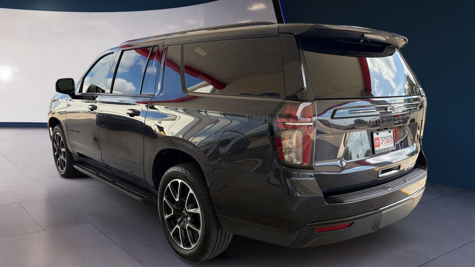 2023 Chevrolet Suburban RST