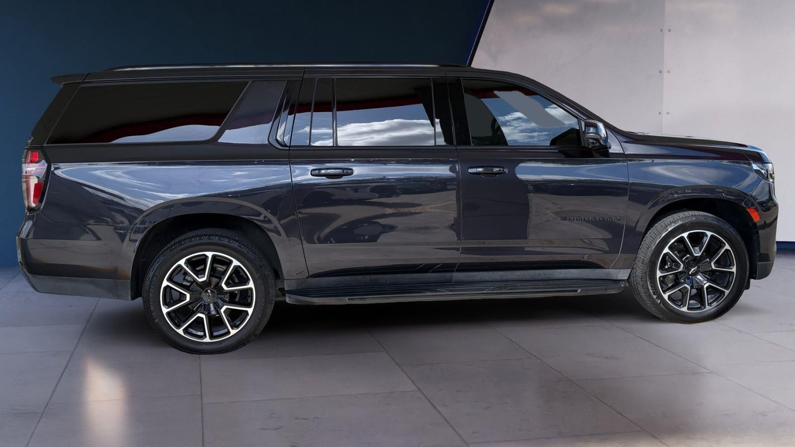 2023 Chevrolet Suburban RST