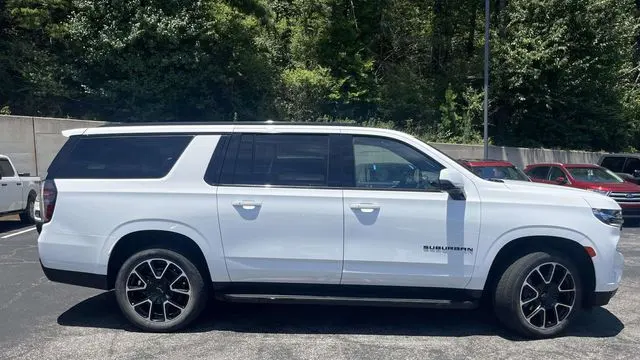 2023 Chevrolet Suburban RST