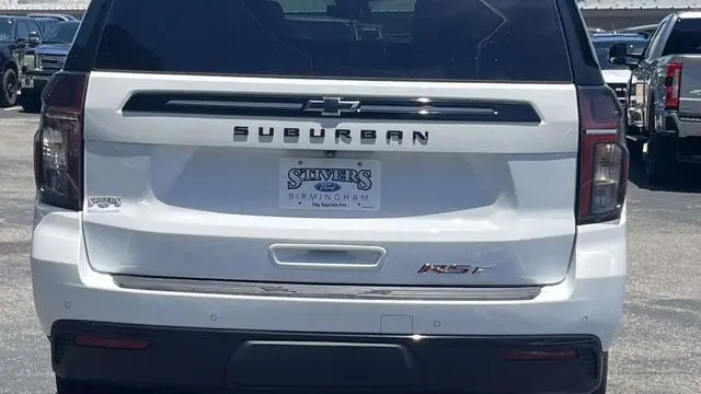 2023 Chevrolet Suburban RST
