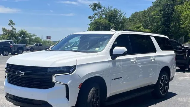 2023 Chevrolet Suburban RST