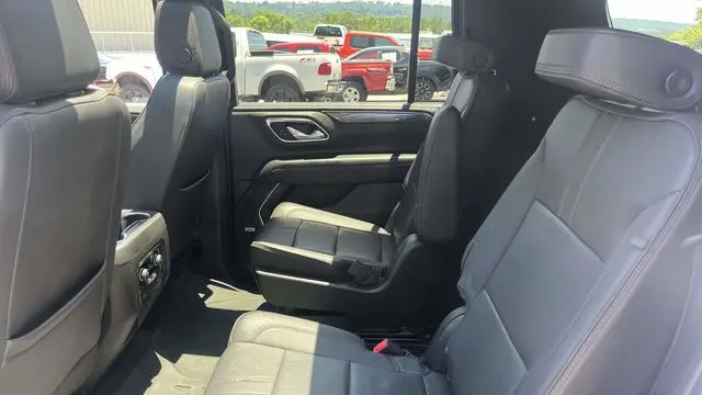 2023 Chevrolet Suburban RST