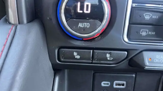 2023 Chevrolet Suburban RST