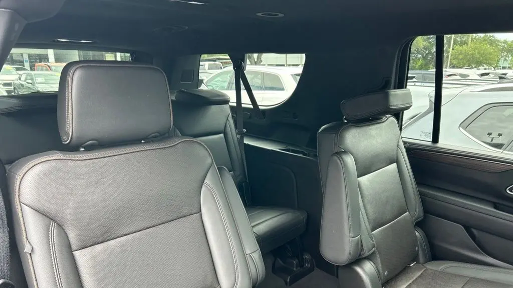 2021 Chevrolet Suburban High Country