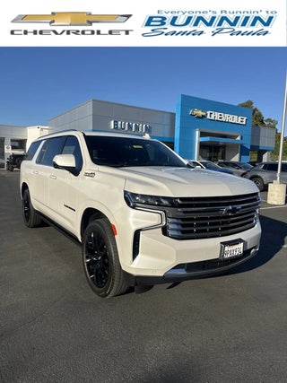 2024 Chevrolet Suburban with Iridescent Pearl Tricoat Exterior