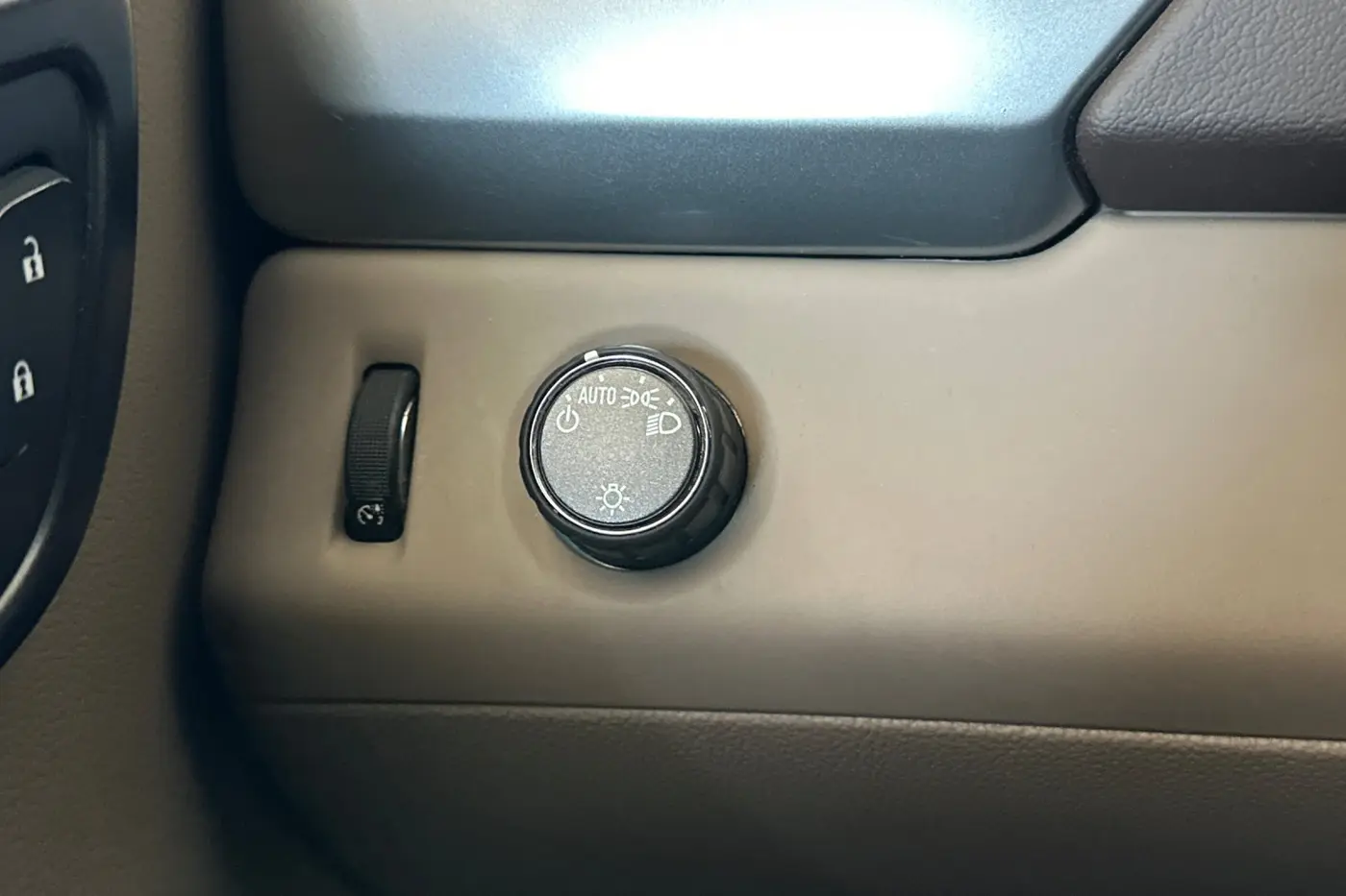 2019 Chevrolet Suburban - $19,400