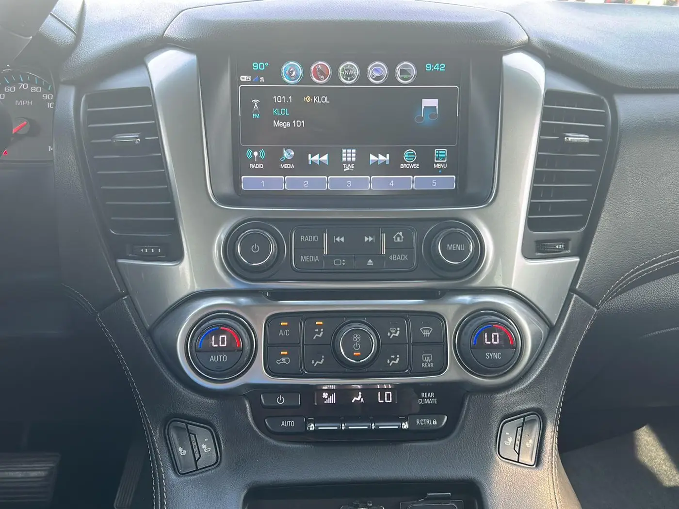 2020 Chevrolet Tahoe - $33,925