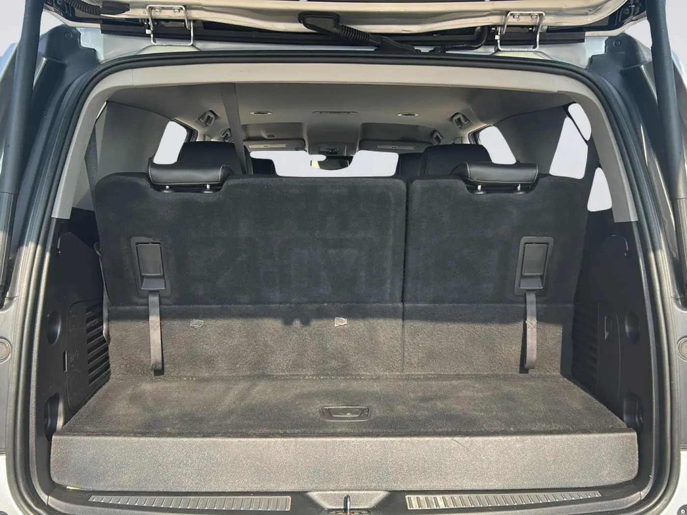 2020 Chevrolet Tahoe - $33,925