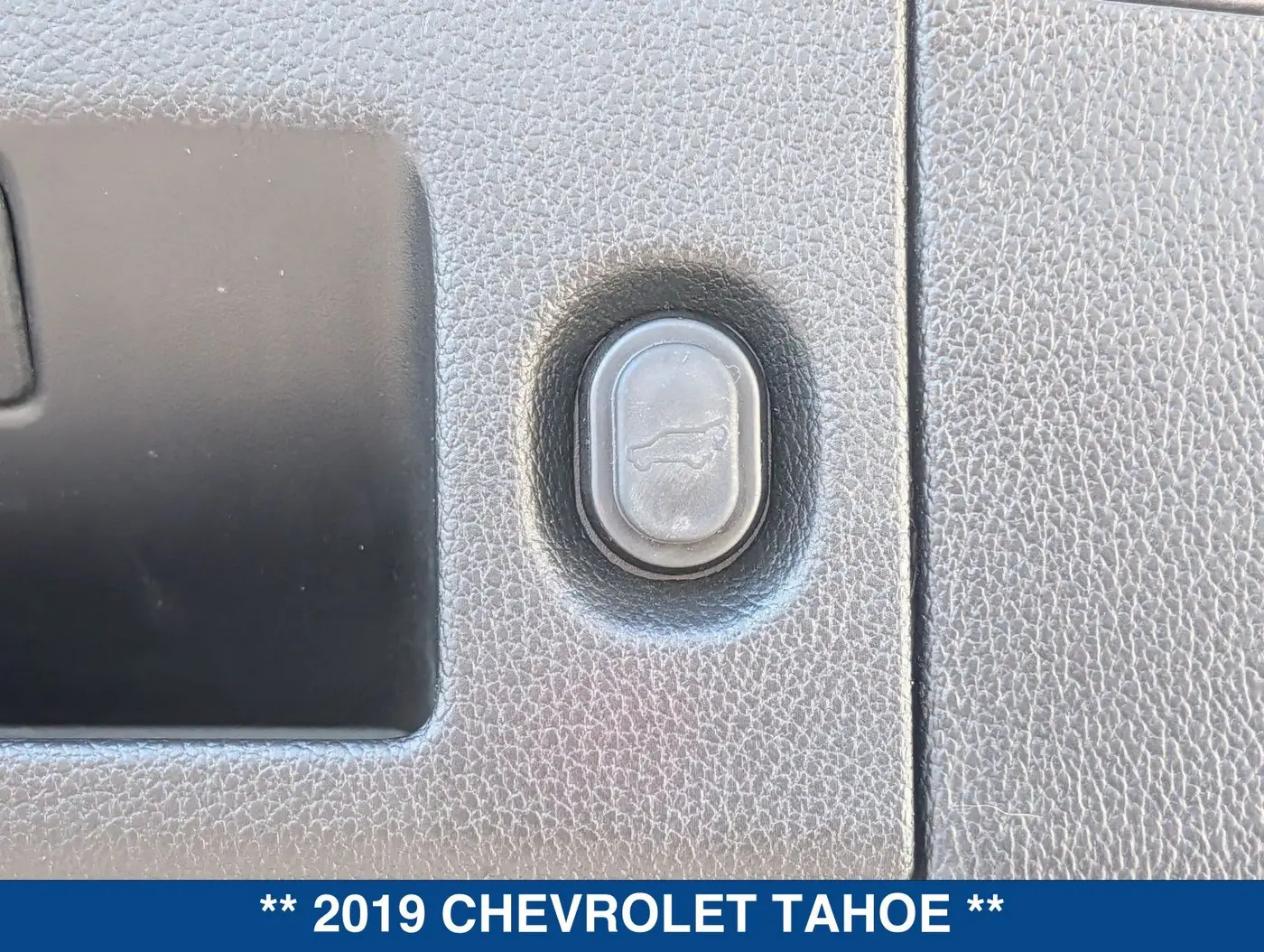 2019 Chevrolet Tahoe - $20,299