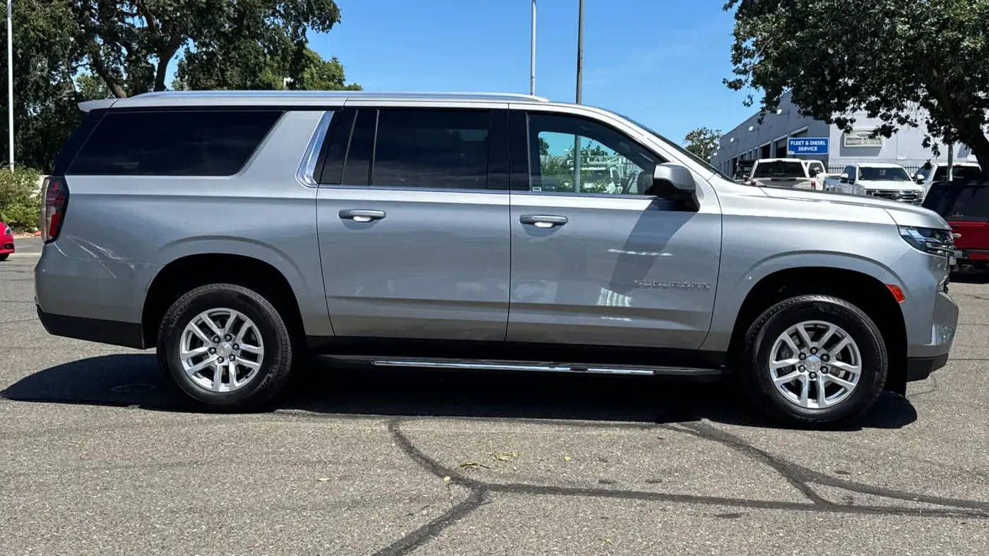 2024 Chevrolet Suburban LS
