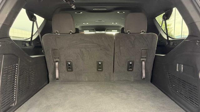 2024 Chevrolet Suburban LS