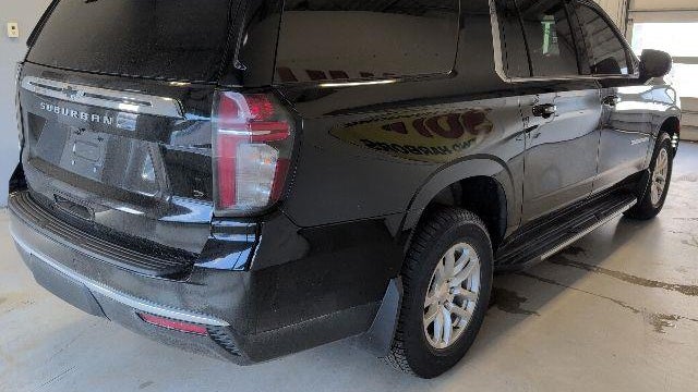 2022 Chevrolet Suburban LS
