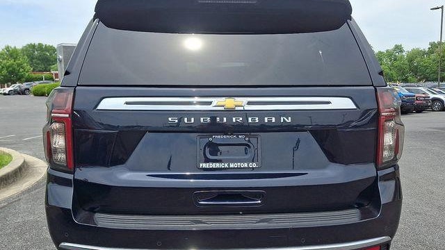 2023 Chevrolet Suburban LS