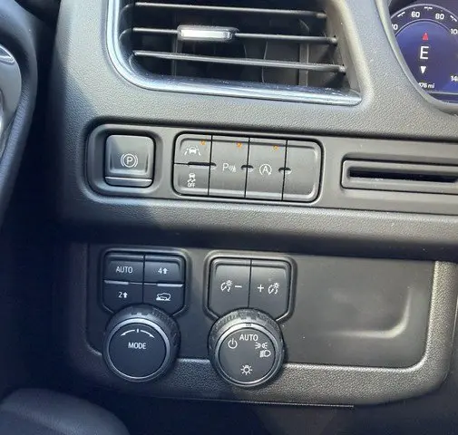 2023 Chevrolet Suburban - $39,950