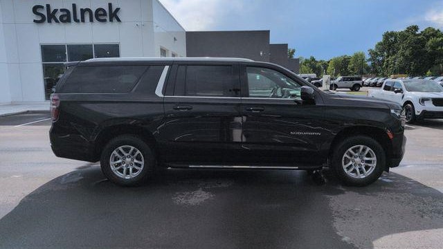 2024 Chevrolet Suburban LT