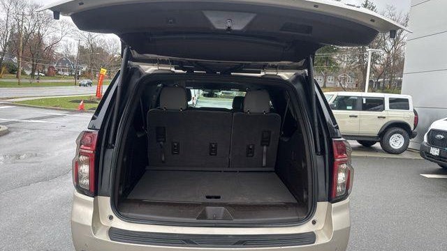 2022 Chevrolet Suburban LT