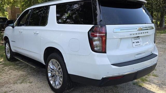 2023 Chevrolet Suburban LT