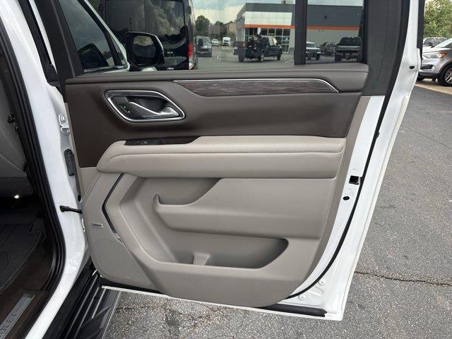 2022 Chevrolet Suburban - $43,990