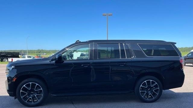 2023 Chevrolet Suburban RST