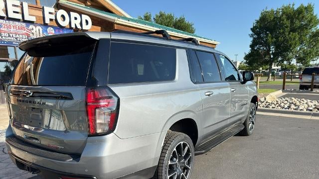 2023 Chevrolet Suburban RST